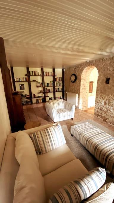 Uniquely Private Holiday Villa In The Charente Puyreaux Экстерьер фото